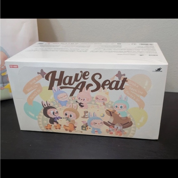 Pop Mart Big Into Energy Plush Box - Picture 2 of 2